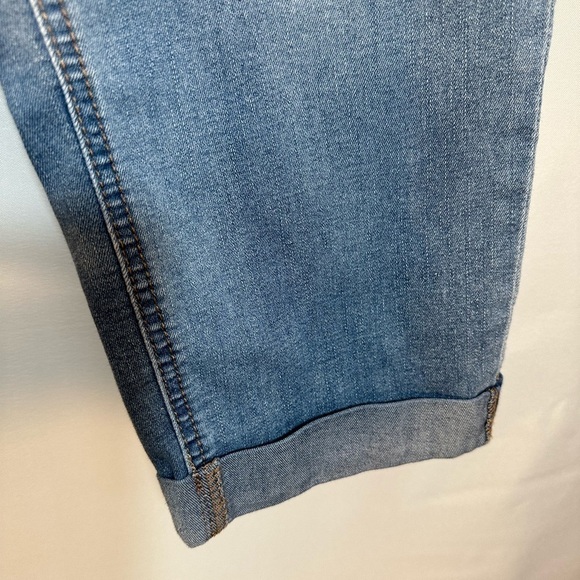 Faded Glory Light Wash Blue Denim Capri Jean Cuffed Hem Zipper Button Pockets 14 - Picture 6 of 9